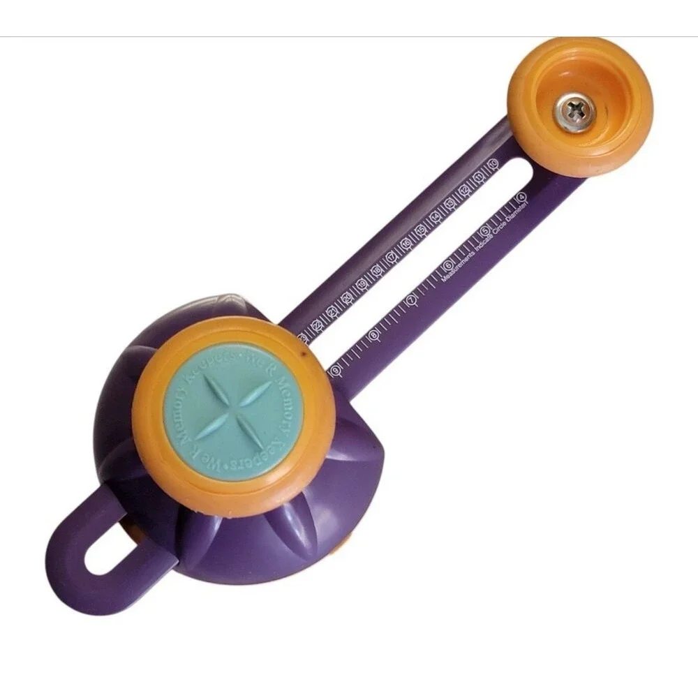 We R Memory Keepers Magnetic Circle Cutter Crafters Ultimate‎ Cutting Tools
